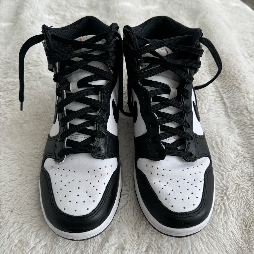 Nike Panda Dunks.